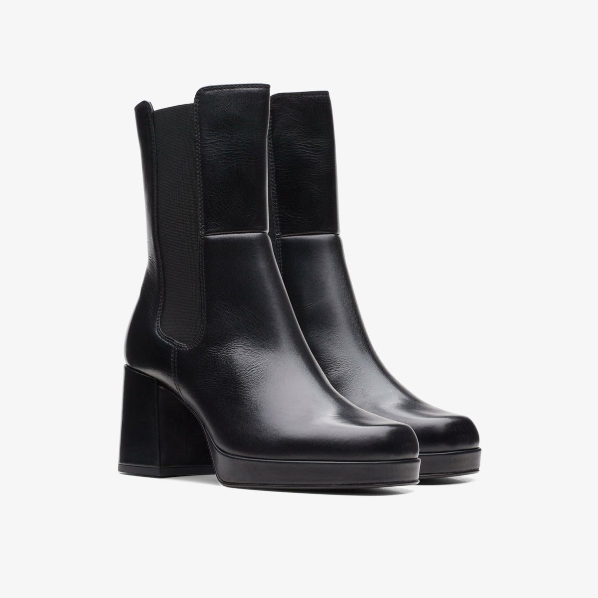 Women Pique Up Black Leather