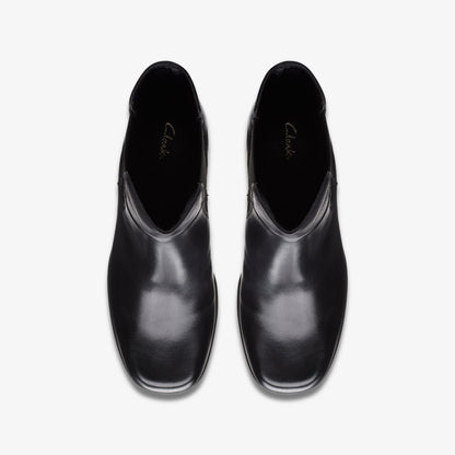 Women Pique Up Black Leather