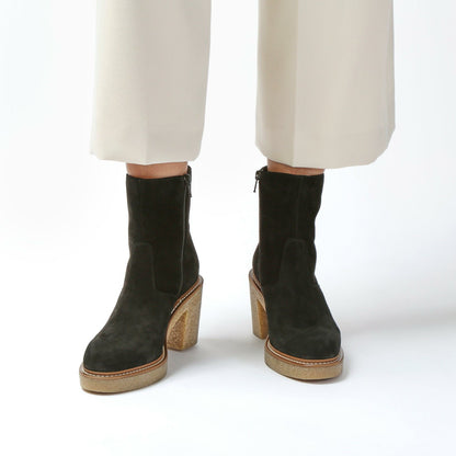 Women Colden Up Black Suede