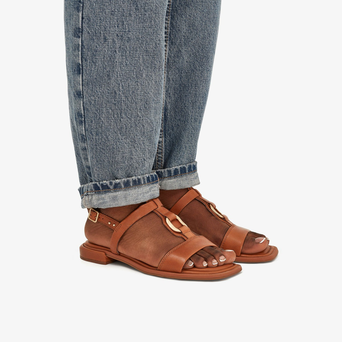 Women Ariany Sling Tan Leather